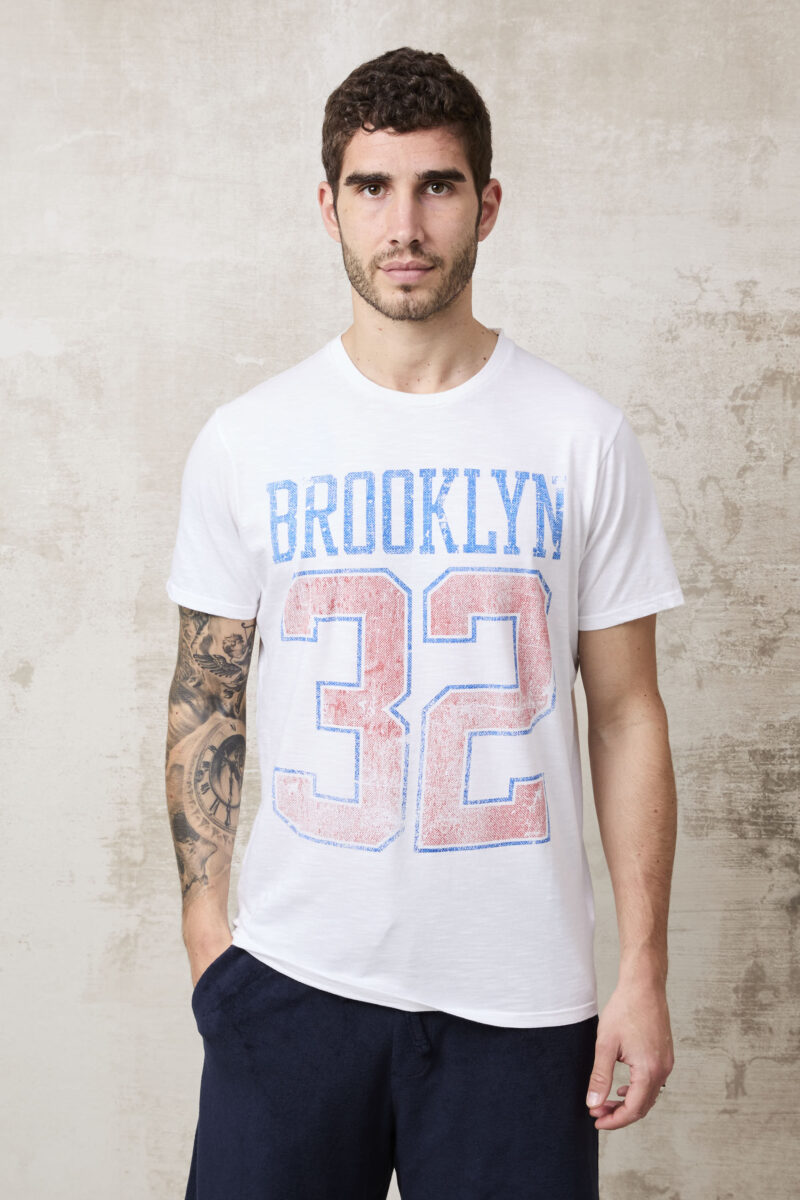 pvnk 1416 Men's White Brooklyn Graphic T-Shirt - Casual & Urban Tee