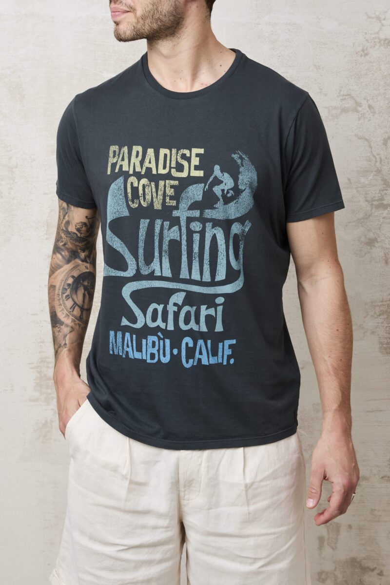 pvnk 1421 Men's Charcoal Surfing Graphic T-Shirt - Trendy & Comfortable Tee - Image 2