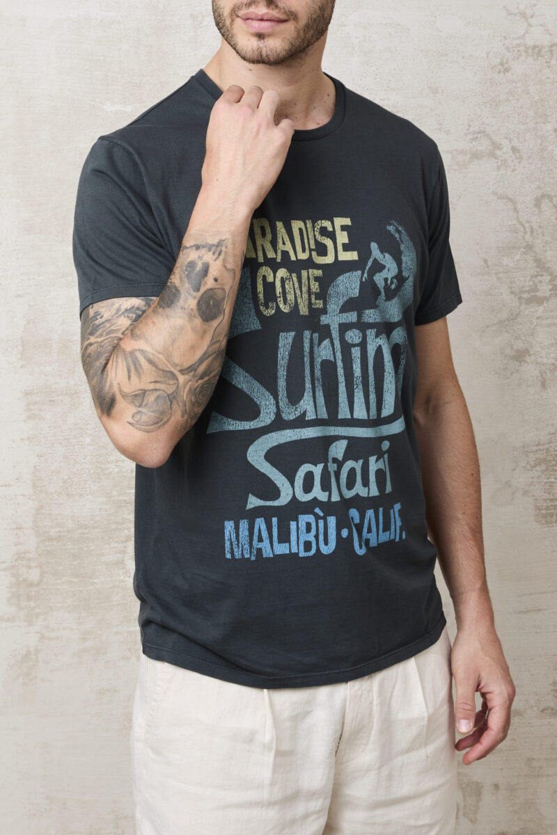 pvnk 1421 Men's Charcoal Surfing Graphic T-Shirt - Trendy & Comfortable Tee - Image 3
