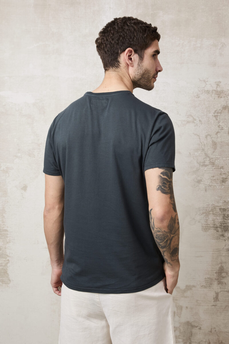 pvnk 1421 Men's Charcoal Surfing Graphic T-Shirt - Trendy & Comfortable Tee - Image 4