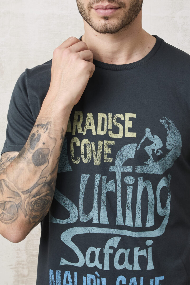 pvnk 1421 Men's Charcoal Surfing Graphic T-Shirt - Trendy & Comfortable Tee - Image 5