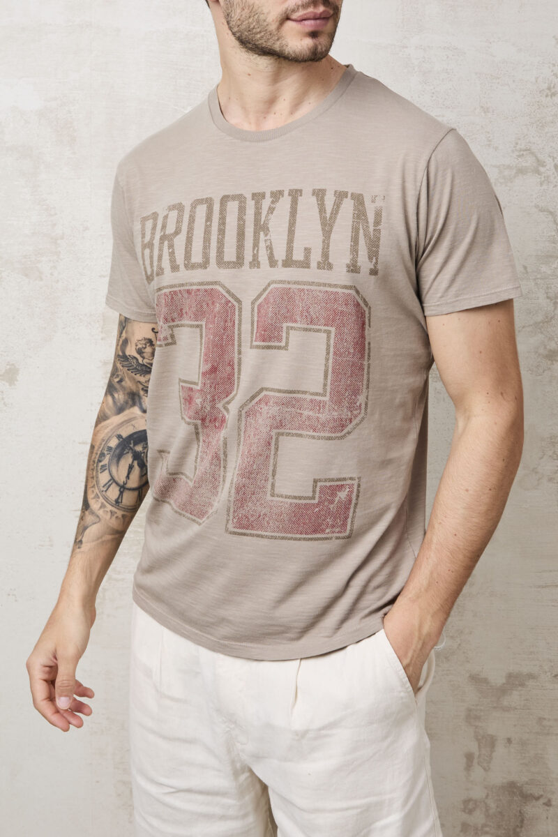 pvnk 1417 Men's Beige Brooklyn Graphic T-Shirt - Casual & Stylish Tee - Image 2
