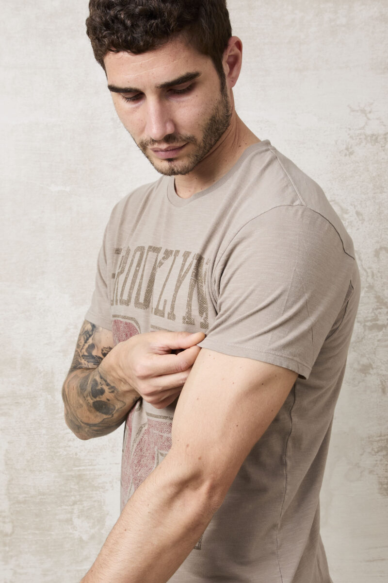 pvnk 1417 Men's Beige Brooklyn Graphic T-Shirt - Casual & Stylish Tee - Image 6